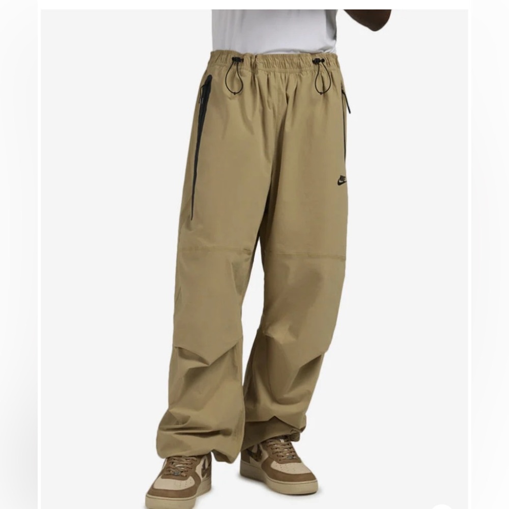 🆕 Nike Tech Pants Sz Medium Woven Oversized